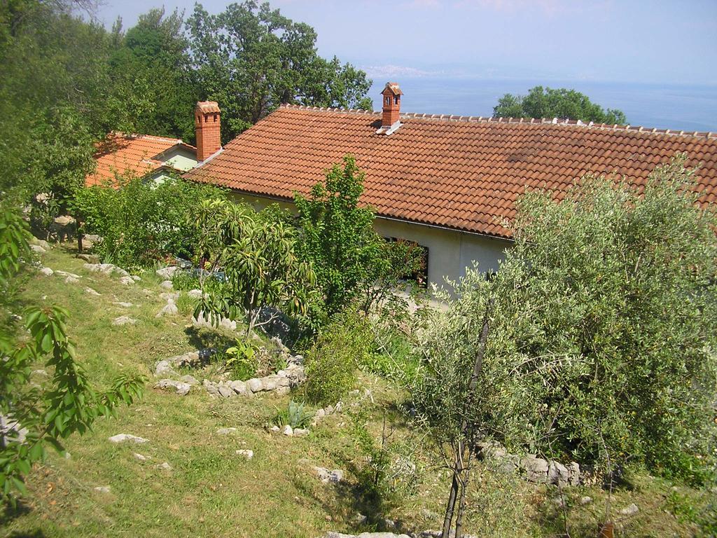 Apartments Zlatko Ičići Екстериор снимка